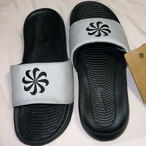 BRAND NEW NIKE SLIDES‎